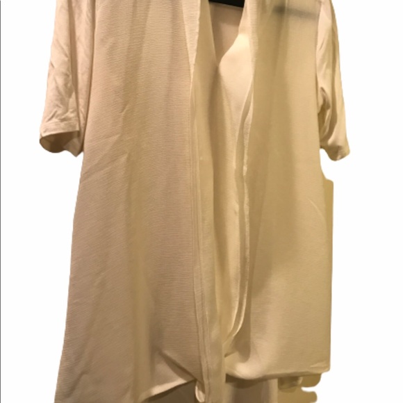 Halston winter white blouse - Picture 6 of 7